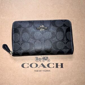 COACH Medium Id Zip Wallet Signature Canvas Graphite w Gold Hardware AUTHENTIC